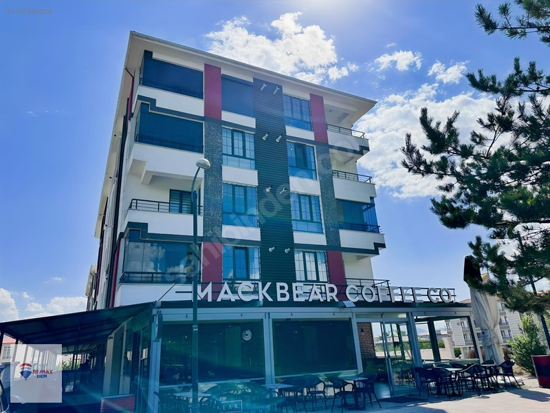 Remax Dem'Den Cadde Üzeri Kiracılı Satılık 1+1 Eşyalı Daire