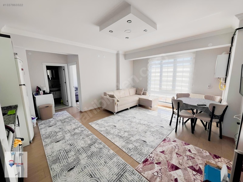 Remax Dem'den Cadde Üzeri Kiracılı Satılık 1+1 Eşyalı Daire — fotoğraf 5