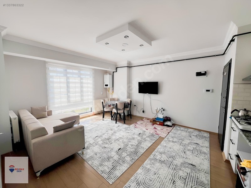 Remax Dem'den Cadde Üzeri Kiracılı Satılık 1+1 Eşyalı Daire — fotoğraf 6