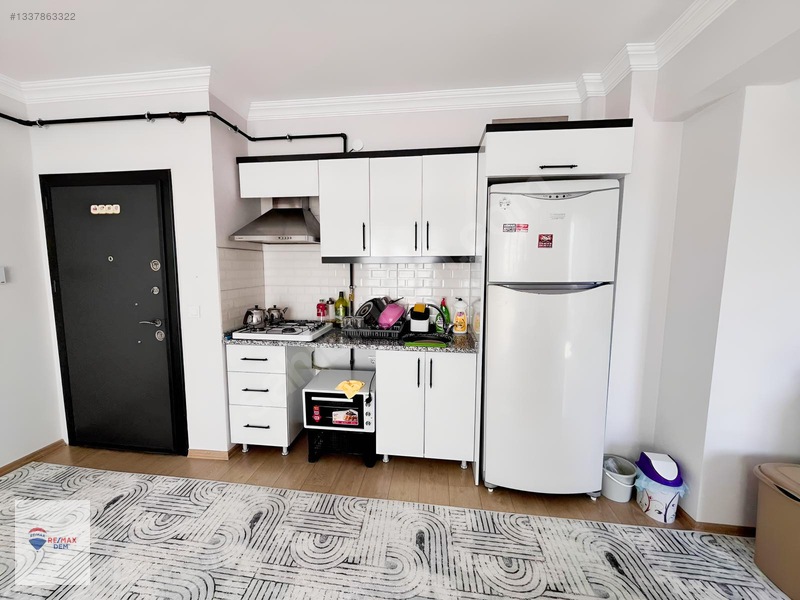 Remax Dem'den Cadde Üzeri Kiracılı Satılık 1+1 Eşyalı Daire — fotoğraf 7