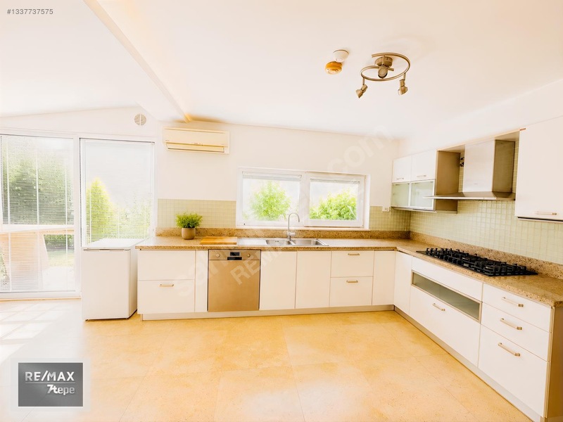 Acarkent'te Geniş Yaşam Alanlarına Sahip Kiralık C Tipi Villa — fotoğraf 16