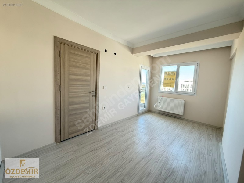 Seyrek Merkezde 3+1 Doğalgazlı Kiralık Daire — fotoğraf 3