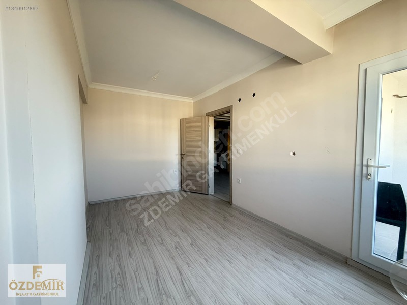 Seyrek Merkezde 3+1 Doğalgazlı Kiralık Daire — fotoğraf 4