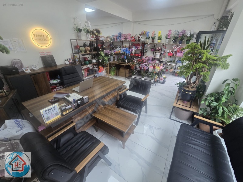 Hastanesi Yolu Üzeri Geniş Park Ve Kullanım Alanlı Dükkan — fotoğraf 6