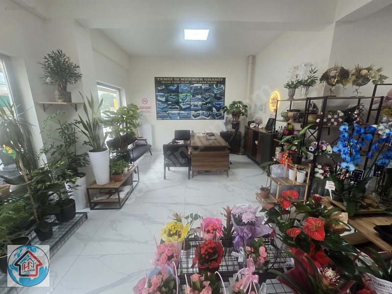 Hastanesi Yolu Üzeri Geniş Park Ve Kullanım Alanlı Dükkan — fotoğraf 8