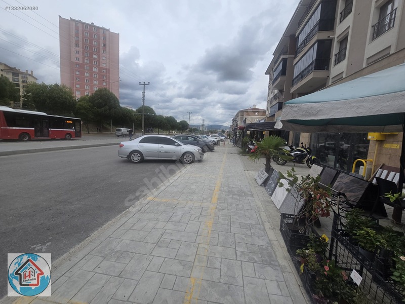 Hastanesi Yolu Üzeri Geniş Park Ve Kullanım Alanlı Dükkan — fotoğraf 15