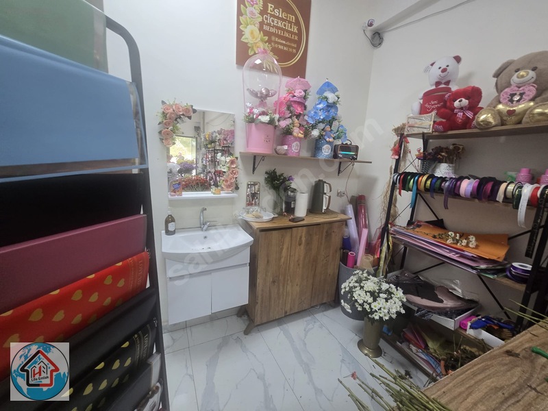Hastanesi Yolu Üzeri Geniş Park Ve Kullanım Alanlı Dükkan — fotoğraf 19