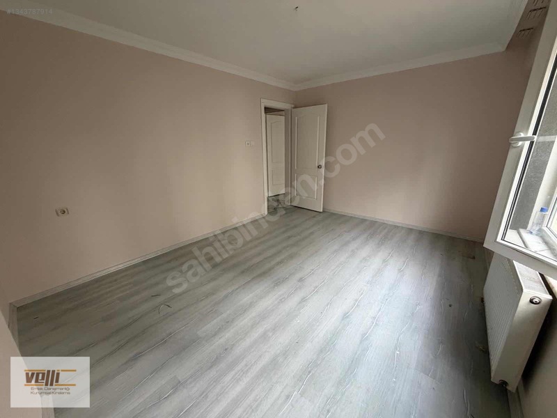 Velli'den Uncubozköy'de 2+1 Tadilatlı Daire — fotoğraf 3