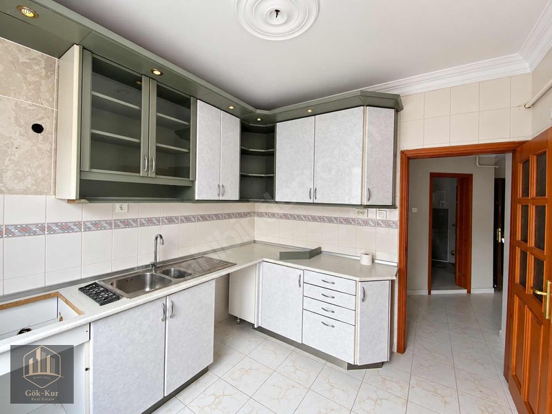 Körfez Mimar Sinan'da Kiralık 3+1 Daire: 135m², Asansörlü, Merke — fotoğraf 20