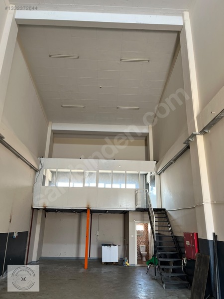 İzmir Bornova Evka-3'te 4. Sanayide Satılık 100 M² Dükkan — fotoğraf 3