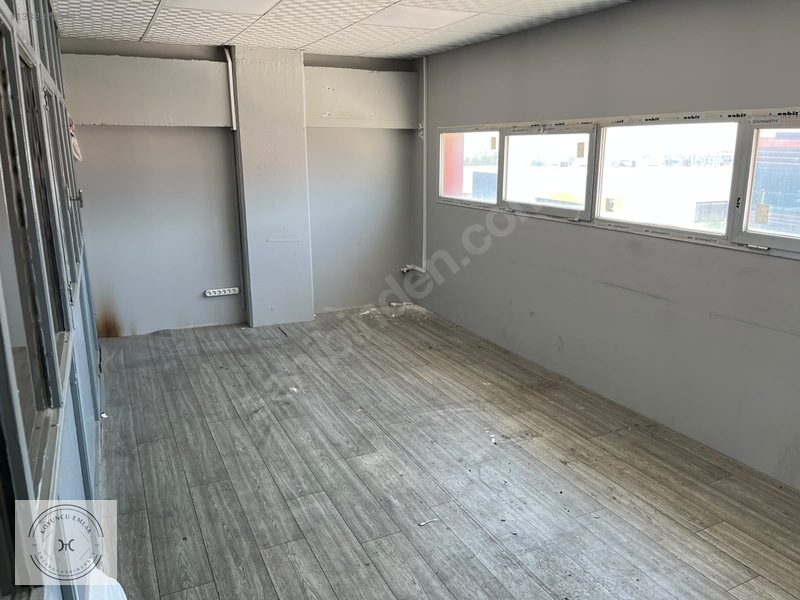 İzmir Bornova Evka-3'te 4. Sanayide Satılık 100 M² Dükkan — fotoğraf 6