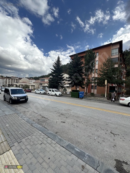 -çelik Emlak- Site İçi 2+1 Asansörlü Kilerli B.sız Salon Bahçeli — fotoğraf 2