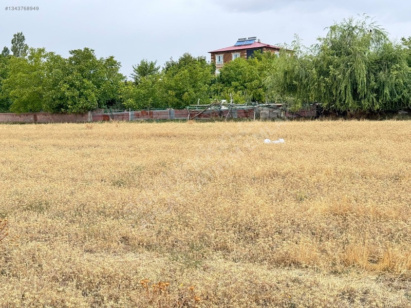 Kulaksızda 750 M² Göl Manzaralı Arsa — fotoğraf 2