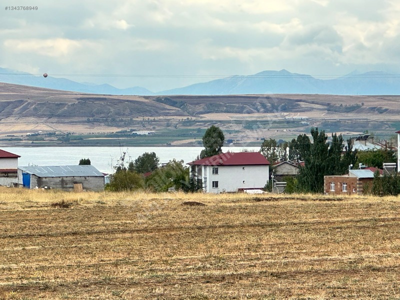 Kulaksızda 750 M² Göl Manzaralı Arsa — fotoğraf 5