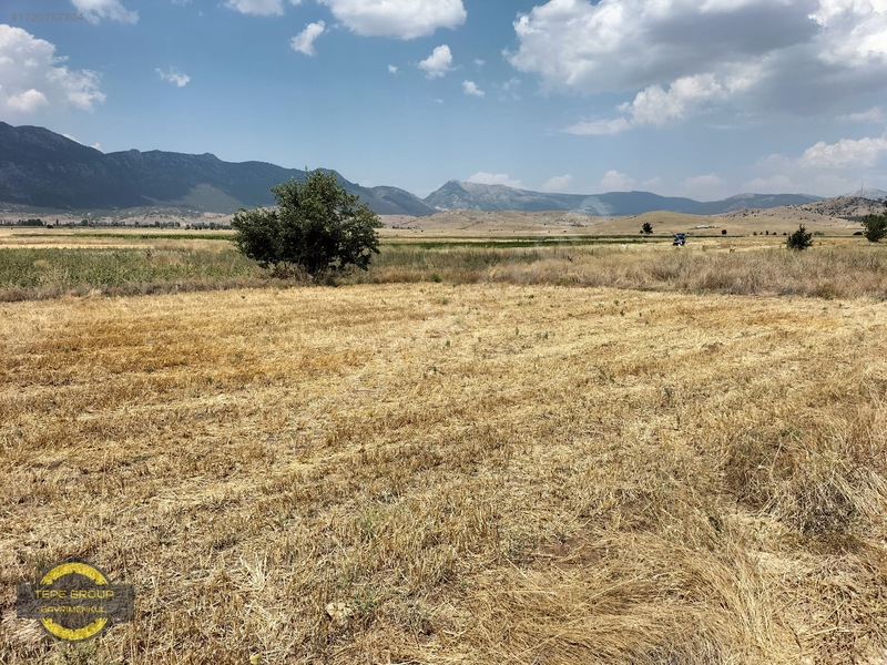 Burdur Yeşilova Büyükyaka Köyünde 525M2 Yatırımlık Satılık Tarla