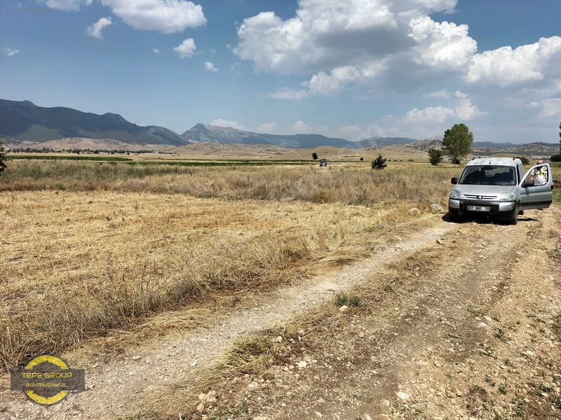 Burdur Yeşilova Büyükyaka Köyünde 525m2 Yatırımlık Satılık Tarla — fotoğraf 3