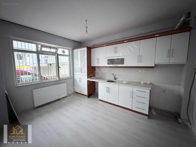 Yenidoğanda İçi Yapılı Masrrafsız Kiralık 2+1 Yüksek Giriş Daire
