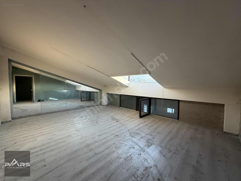 Pars Gayrimenkul'den Sanayi'de Cadde Üzeri Kiralık 600m² Dükkan — fotoğraf 25