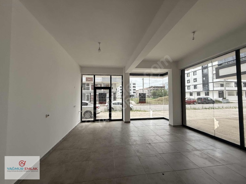 Yağmur Emlak'tan Tekkeköyde Kiralık Süper Konum 110 M² Dükkan — fotoğraf 17
