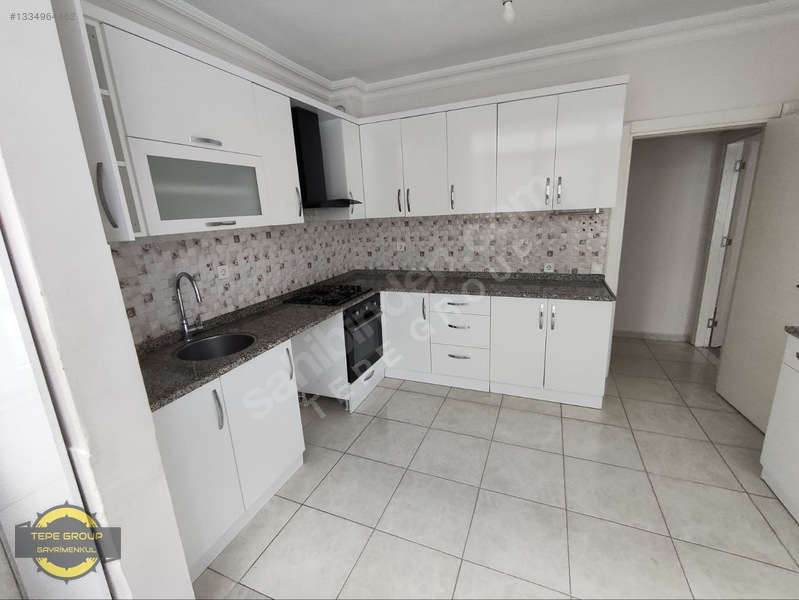 Merkez Cumhuriyette Kombili Kapalı Otoparklı 3+1 Kiralık Daire — fotoğraf 4