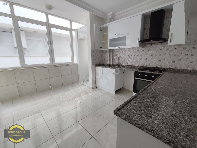 Merkez Cumhuriyette Kombili Kapalı Otoparklı 3+1 Kiralık Daire — fotoğraf 5