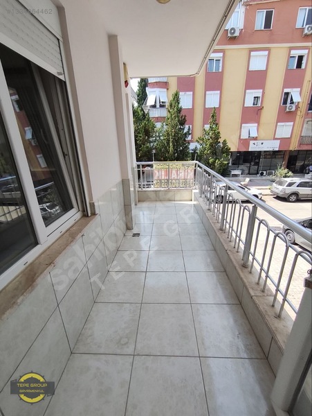 Merkez Cumhuriyette Kombili Kapalı Otoparklı 3+1 Kiralık Daire — fotoğraf 6