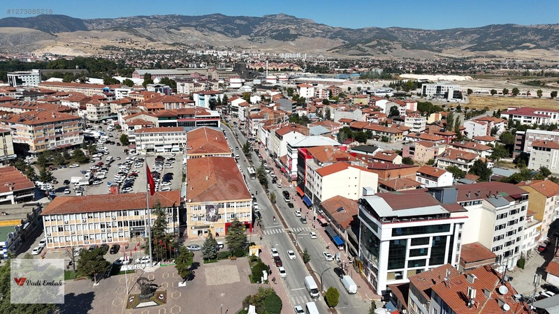 Vadi Emlak'tan Şehrin Merkezinde Ticari İmarlı Satılık Arsa — fotoğraf 2