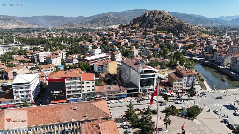 Vadi Emlak'tan Şehrin Merkezinde Ticari İmarlı Satılık Arsa — fotoğraf 4