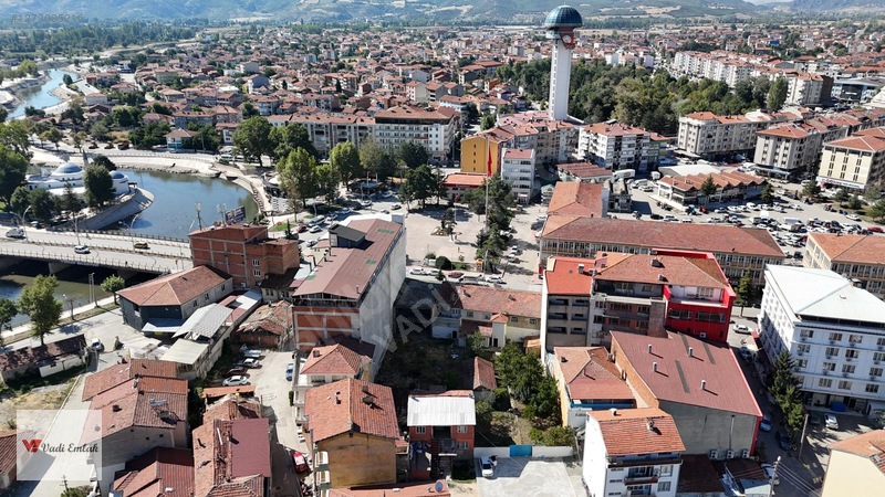 Vadi Emlak'tan Şehrin Merkezinde Ticari İmarlı Satılık Arsa — fotoğraf 12