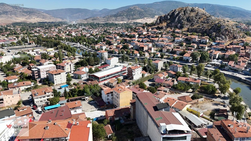 Vadi Emlak'tan Şehrin Merkezinde Ticari İmarlı Satılık Arsa — fotoğraf 18