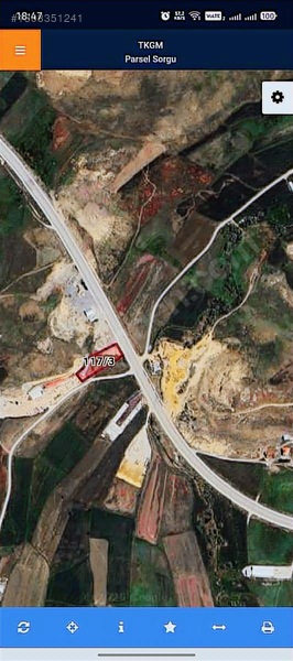 Yüksekova Nehil Emlaktan Van Yolunda Satılık 3700m2 Arsa