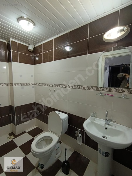 Binevler Rasaf Yolunda Tramvayın Bir Arka Sok. Garaj Tapulu 1+1 — fotoğraf 4