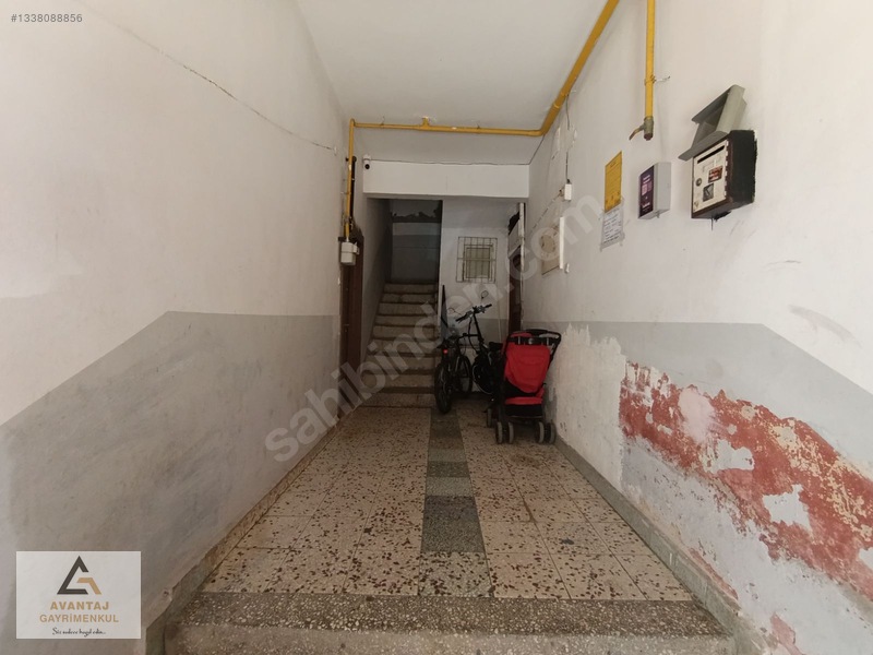Yenidoğan'da 2.kat Ara Kat 2 Oda 1 Mutfak Balkonlu Satılık Daire — fotoğraf 6