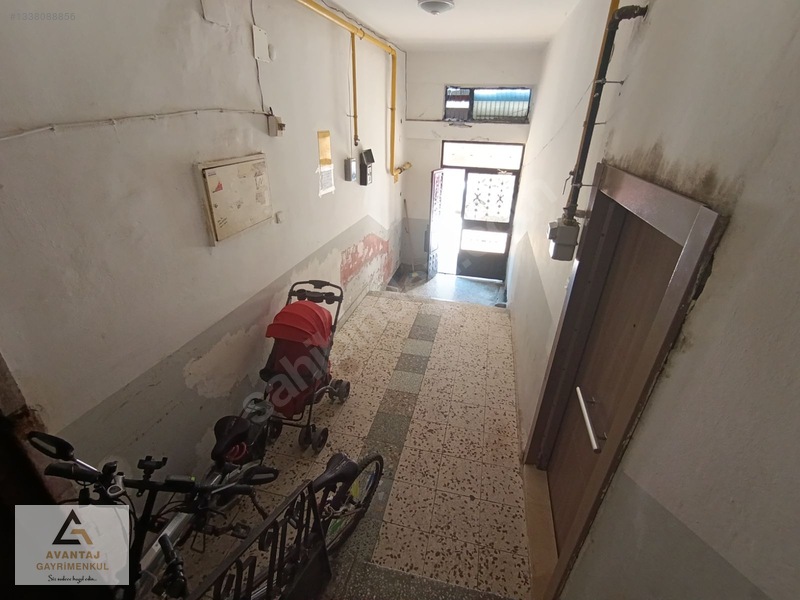 Yenidoğan'da 2.kat Ara Kat 2 Oda 1 Mutfak Balkonlu Satılık Daire — fotoğraf 7