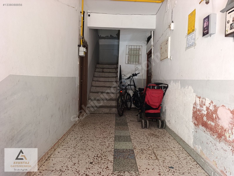 Yenidoğan'da 2.kat Ara Kat 2 Oda 1 Mutfak Balkonlu Satılık Daire — fotoğraf 8