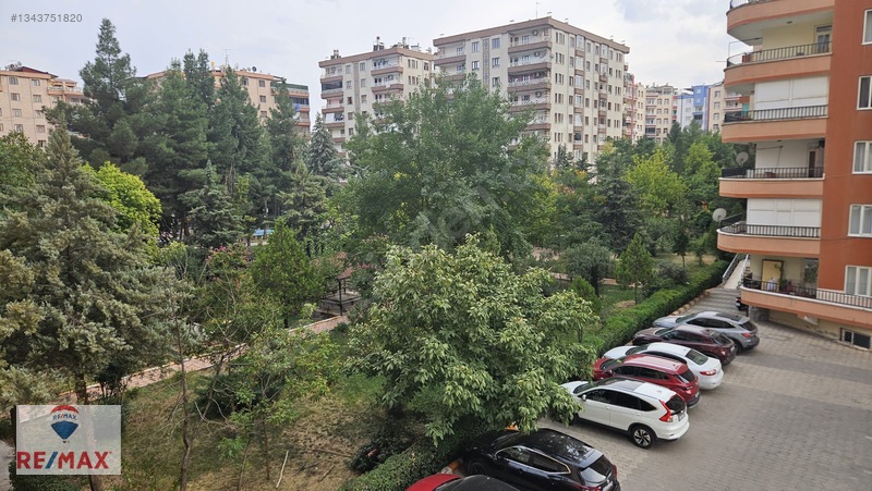 Eta 21 Sitesinde 4+1 Ama Bir Odası Kapalı 3+1 Kiralık Daire