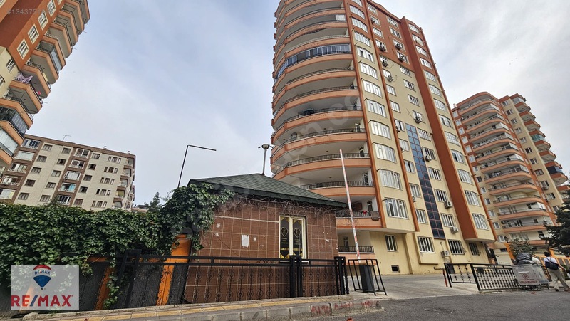 Eta 21 Sitesinde 4+1 Ama Bir Odası Kapalı 3+1 Kiralık Daire — fotoğraf 2