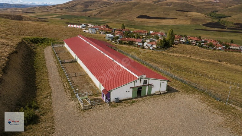 Remax İlke'den Aşkale'de Yatırımlık Tam Donanımlı Besi Çiftliği — fotoğraf 2