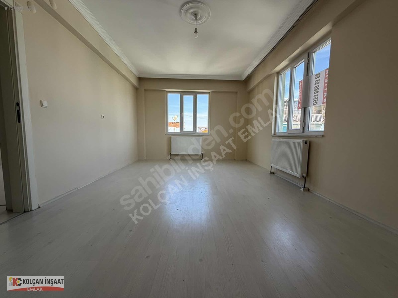 Kolçan Emlak'tan Yunusemrede Kiralık 2+1 Daire — fotoğraf 2