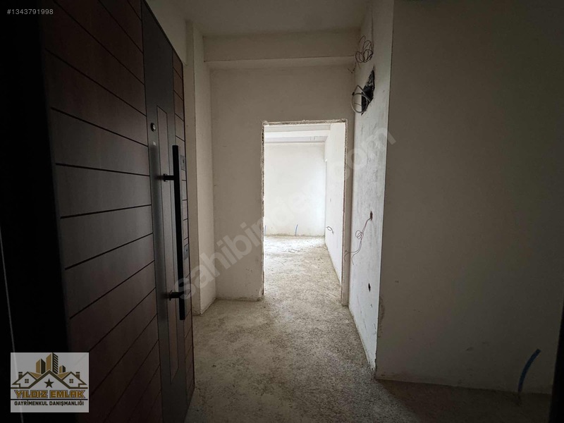 Yıldız Emlak'tan Satılık Ara Kat Sıfır 2+0 80 M2 Net Lüx Daire. — fotoğraf 3