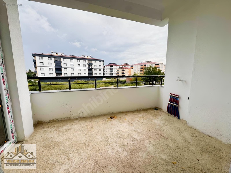 Yıldız Emlak'tan Satılık Ara Kat Sıfır 2+0 80 M2 Net Lüx Daire. — fotoğraf 5