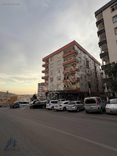 Azk'den Heryere Adım Mesafesınde Geniş 3+1 Dairemiz Satılıktır — fotoğraf 2