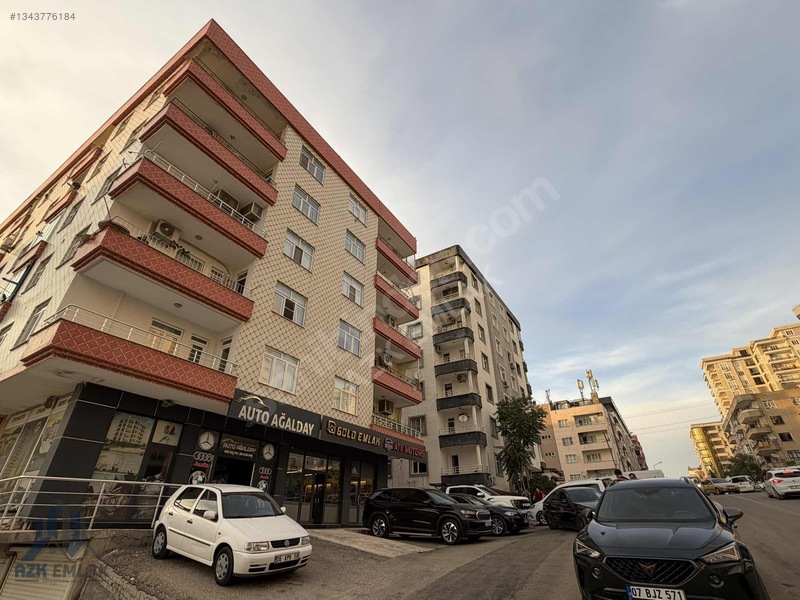 Azk'den Heryere Adım Mesafesınde Geniş 3+1 Dairemiz Satılıktır — fotoğraf 3
