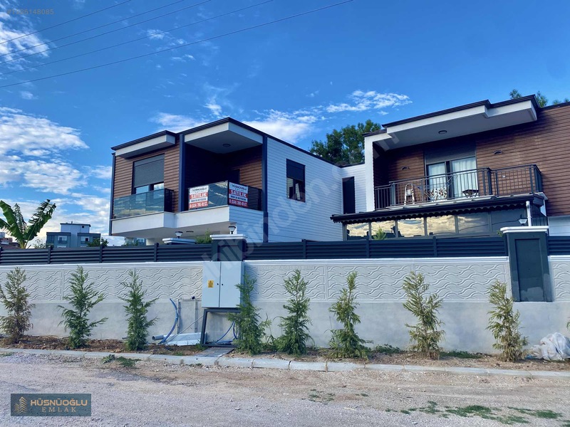 Tomalarda Havuzlu Müstakil 3+1 Ayrı Mutfaklı 240 M2 Villa