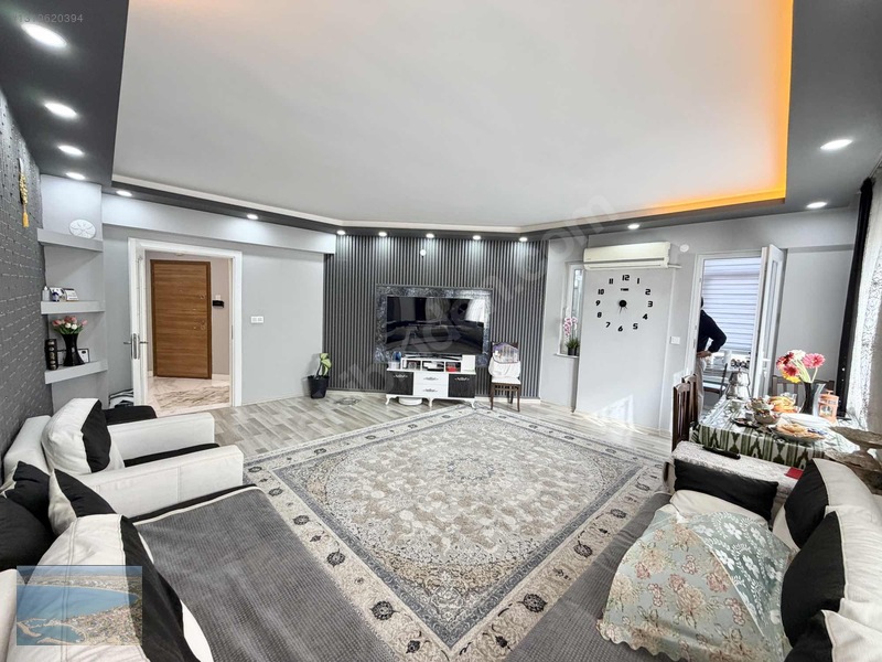 07 Aras Emlaktan Yenigünde Site İçinde Katta Genış 3+1 Daire — fotoğraf 3
