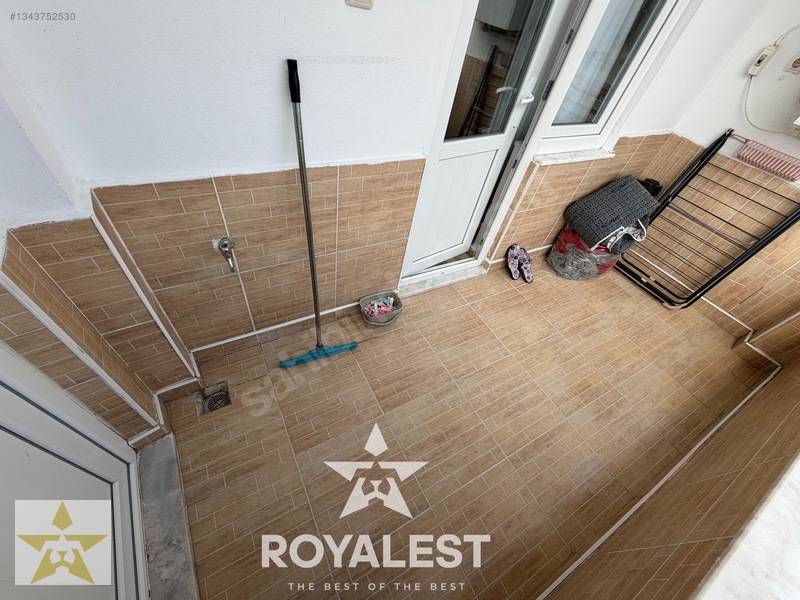 Royalestten Emsalsiz Düzlükte,çift Balkonlu,arakat Fırsatı !! — fotoğraf 9