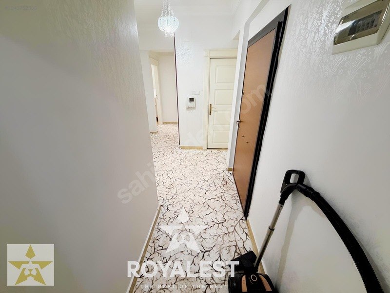 Royalestten Emsalsiz Düzlükte,çift Balkonlu,arakat Fırsatı !! — fotoğraf 12