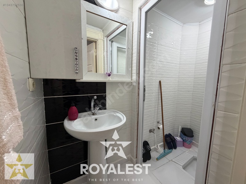 Royalestten Emsalsiz Düzlükte,çift Balkonlu,arakat Fırsatı !! — fotoğraf 21