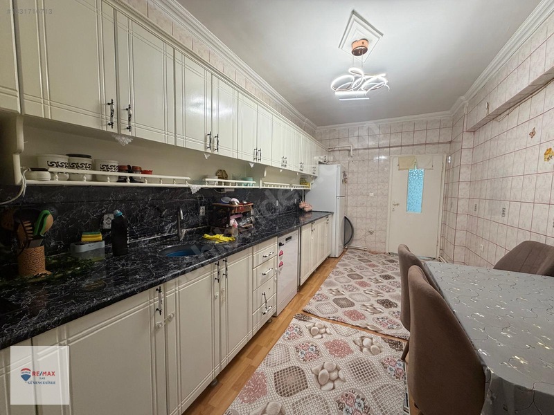 Remax İlke'den Kombina'da 3+1 Satılık Temiz Bodrum — fotoğraf 4