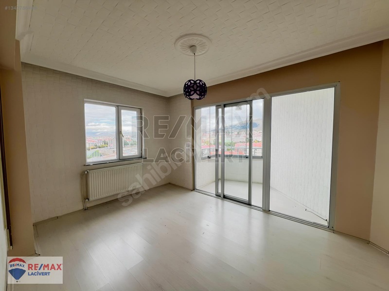 Re/max Lacivert'ten Yıldızkent'te Kiralık 3+1 Daire — fotoğraf 6